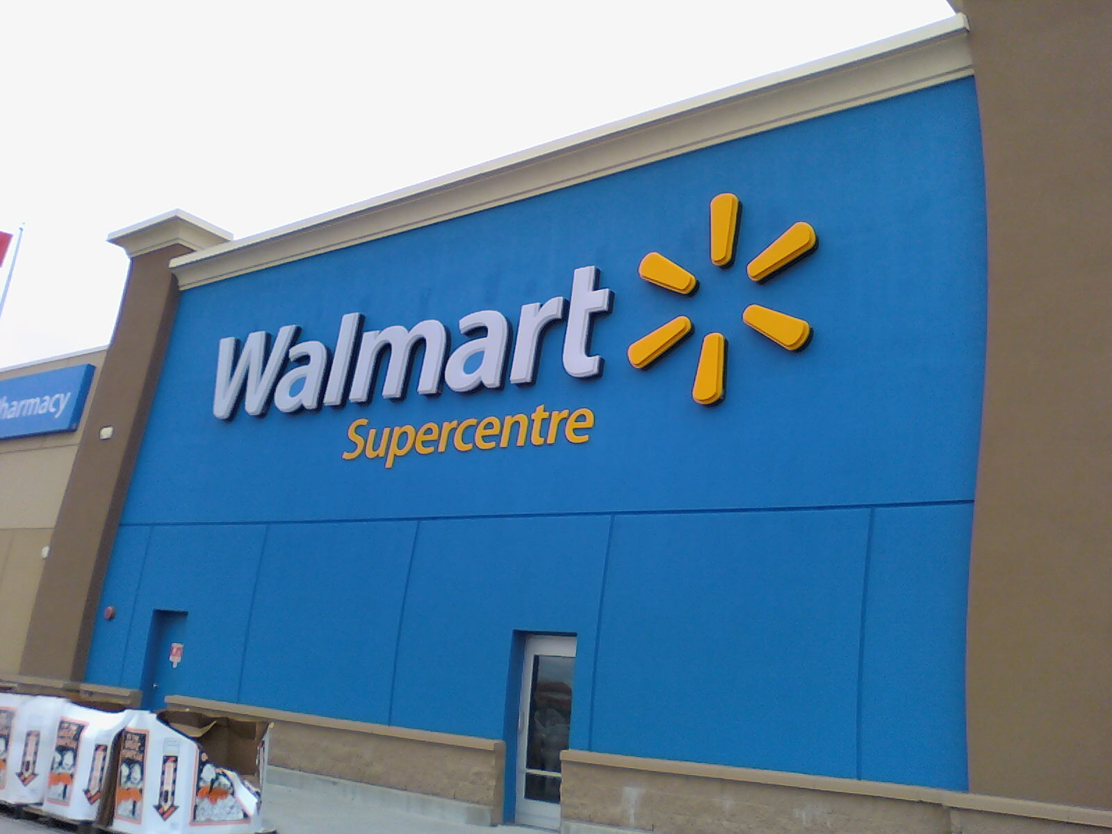 5 Walmart ferment aux Etats Unis, liens avec les bases souterraines secretes.