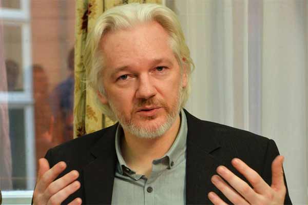 Julian Assange: Wikileaks va montrer comment les Renseignements Américains interfèrent avec les élections en Europe
