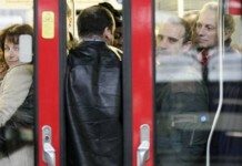 Manspreading – Diviser pour mieux régner et masquer le vrai problème