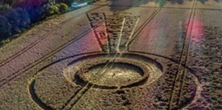 Un crop circle intrigant apparaît quelques jours avant l’éclipse solaire