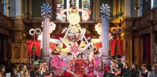 Un défilé satanique dans une église à Londres