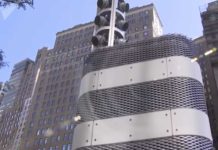 D’étranges TOURS s’érigent à New York, dans les tunnels et sur les ponts.