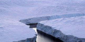 Un trou géant est sorti de nulle part en Antarctique