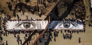 JR organise un pique-nique inédit à la frontière mexicaine