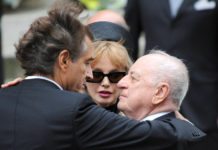 Marine Le Pen accuse sur France 3 Le Monde de cacher que Pierre Bergé a autorisé des actes pédophiles au Maroc !