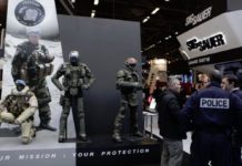 Union européenne. Amnesty découvre que des équipements de TORTURE illégaux (sic) sont EN VENTE À PARIS :