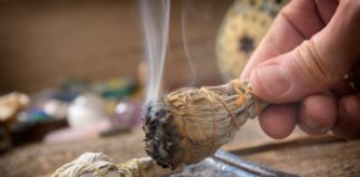 Les rituels de purification possèdent des propriétés antibactériennes