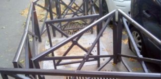 Inacceptable ! Un sans-abri dénonce des barrières “anti-SDF” installées en plein Paris