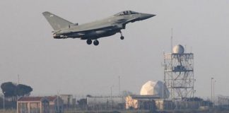 Suite à la décision solitaire et illégale d’Emmanuel Macron de frapper militairement en Syrie, François Asselineau demande aux parlementaires d’engager la destitution du président de la République, selon l’article 68 de la Constitution.