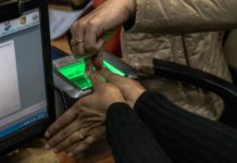 «Big Brother» en Inde: les empreintes digitales pour obtenir de la nourriture, des téléphones et pour avoir un compte bancaire
