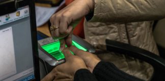 «Big Brother» en Inde: les empreintes digitales pour obtenir de la nourriture, des téléphones et pour avoir un compte bancaire