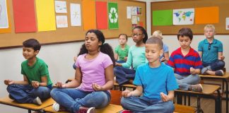 Cette école expérimente la méditation au lieu de la punition