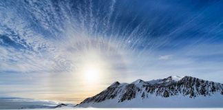 Des particules émanent de l’Antarctique