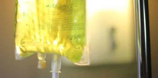 La vitamine C par voie intraveineuse tue le cancer et la FDA veut l’interdire