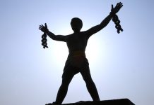 De l’esclave naît l’Être Humain