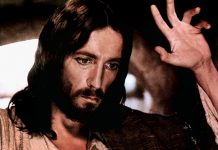 Jésus de Nazareth de Franco Zeffirelli. Un film à voir absolument.
