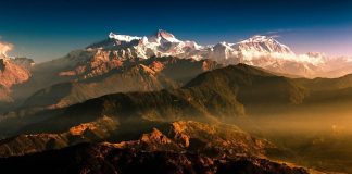 Des montagnes gigantesques découvertes au centre de la Terre