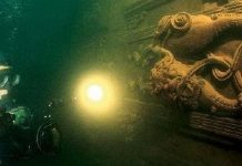 Une ville massive et plusieurs structures en forme de pyramide sous le lac Fuxian en Chine