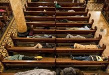 Cette église de San Francisco permet aux sans-abri de passer la nuit à dormir