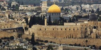Dans la même soirée de Lundi, la mosquée Al-Aqsa sur le Mont du Temple dans la Vieille Jérusalem, prend feu ! (VIDEOS)