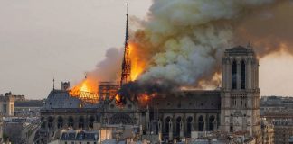 Journée Internationale contre la connerie #NotreDame – Utilisation très probable de Thermite fumee_jaune_cathedrale_incedie_thermite_volontaire_criminel_attentat_faux_drapeau_macron_gladio_nouvel_ordre_mondial_musulmans_contre_chretiens_arretons_etres_con