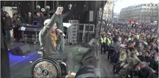 KALUNE – “Amour” en slam à Paris – place de la République