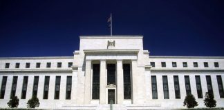 Citation : « …des banquiers et des industriels qui, réduisent le monde entier à l’esclavage. » – Louis McFadden