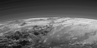 Pluton au crépuscule : une ressemblance troublante avec la Terre