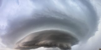 Vaisseau Spatial en Italie ou Nuage Co-créé intentionnellement?