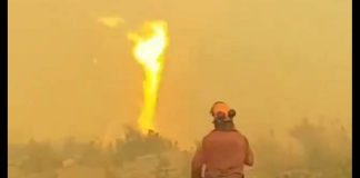 Phénomène rare filmé par des pompiers au Canada, une tornade de feu qui aspire la lance à incendie