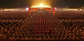 1 million d’enfants se réunissent et méditent pour la paix mondiale en Thaïlande