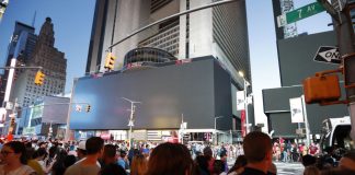 Panne d’électricité à Manhattan? Les Journalistes franco-russes de SputnikNews ne comprennent pas!