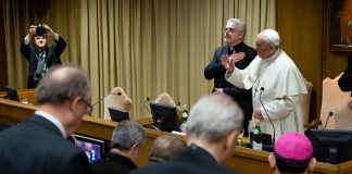 Le Pape tweet sur l’arrêt du trafic humain !