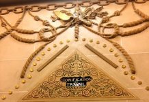 Gloire au Travail – Le culte de la torture et de l’esclavage