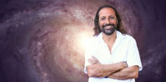 Nassin Haramein révèle avoir été contacté par des extraterrestres dans une interview à la radio KKCR d’Hawaii