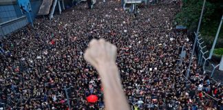 HONG KONG La population veux accéder à l’université Polytechnique