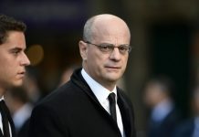 Suicides, conditions de travail: un syndicat d’enseignants porte plainte contre Jean-Michel Blanquer
