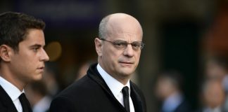 Suicides, conditions de travail: un syndicat d’enseignants porte plainte contre Jean-Michel Blanquer