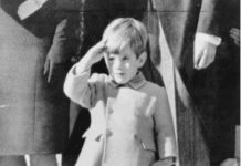 John F. Kennedy Junior est-il Vivant ?