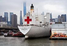 Libération des enfants du tunnel sous terrain à New York