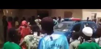 Test de vaccins contre la volonté des enfants en Afrique