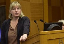 La députée Italienne Sara Cunial accuse Bill Gates de “Crime contre l’Humanité” et demande son arrestation