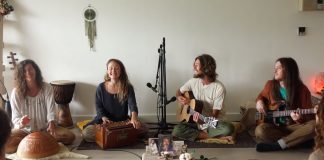 Om Ganesha – par Sam Garrett & Mollie Mendoza