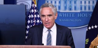 Twitter supprime le tweet du Dr Scott Atlas, conseiller Covid de Trump, qui a déclaré que les masques ne fonctionnaient pas