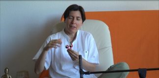 Un éveil à visage humain