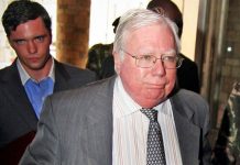 Jerome Corsi parle de Trump, Qanon et facebook