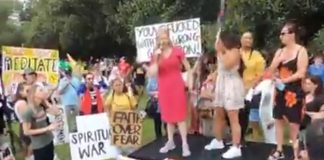 Hier aux États Unis : “Faites ce que vous voulez !!!”