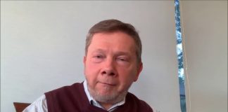 Eckhart Tolle : Restez conscient face à l’adversité