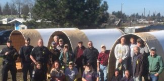 Une association caritative construit des cabanes habitables pour donner aux sans-abri un endroit sûr où dormir