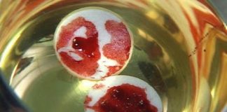 Hostie suintant un sang du groupe AB : implant ou un plan ?